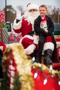 DiDonato Santa Visit 2016_Red Apple Plaza-4